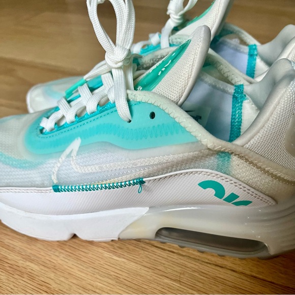 Nike Air Max 2090 Aurora Green Men's Women’s Boy’s - Picture 3 of 6